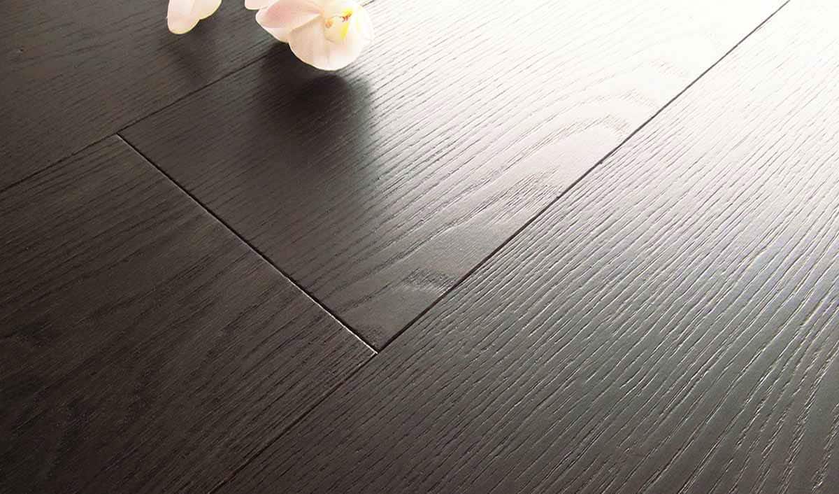 Parquet scuro e nero: colore pavimento, campione gratis