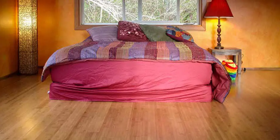 Camera da Letto con Parquet: Stile e Comfort