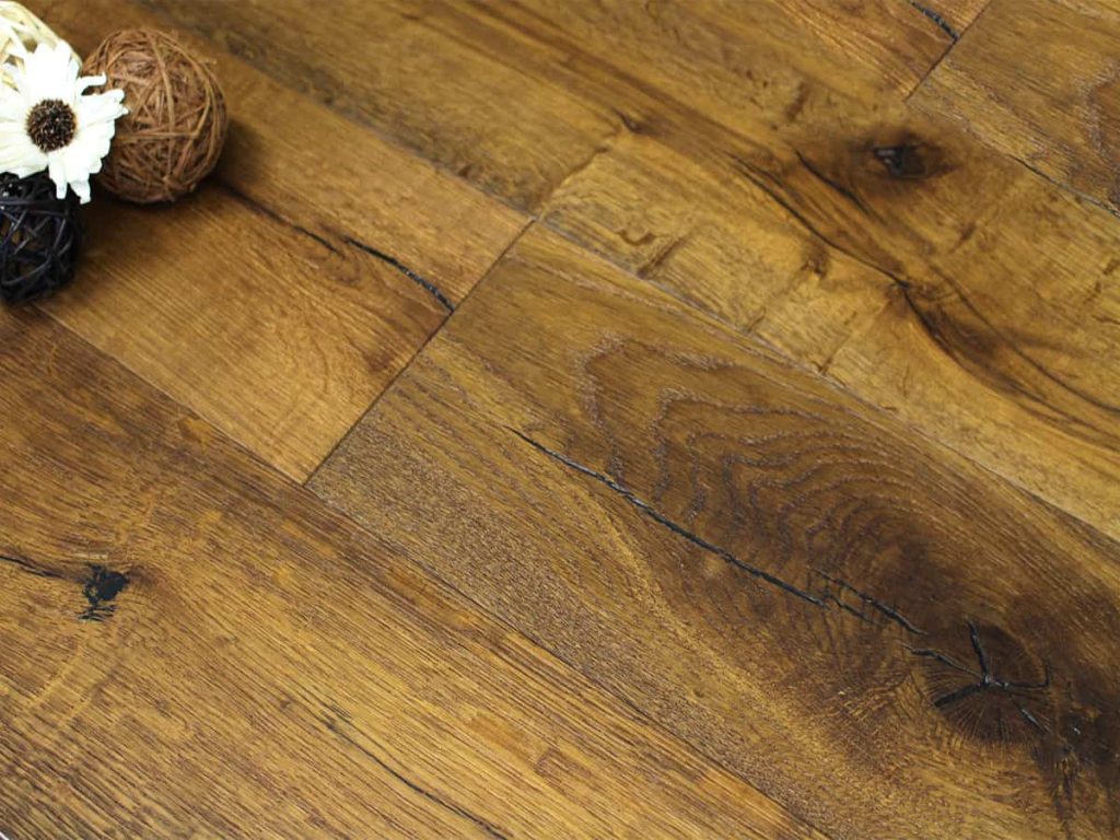 Parquet Rovere Anticato Vintage: con Spaccature, Maxiplancia