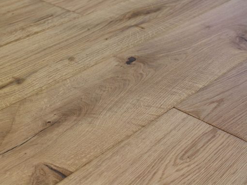 Parquet Rovere Naturale Piallato con spaccature