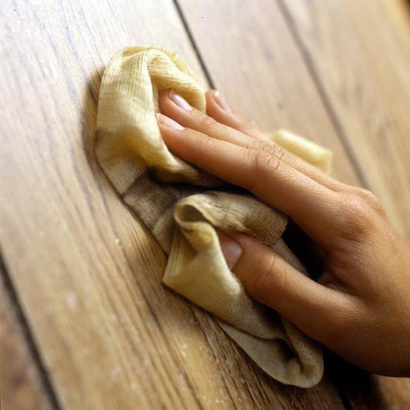 Manutenzione mensile del parquet