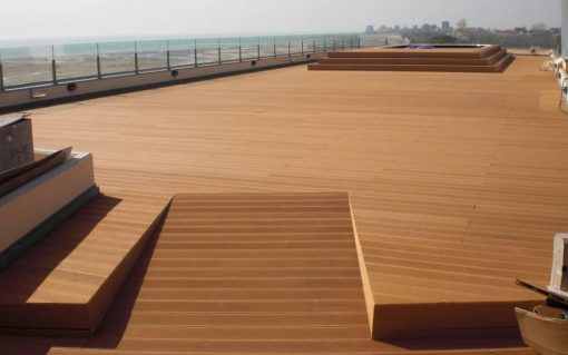 Parquet exterior WCP nido de abeja 6