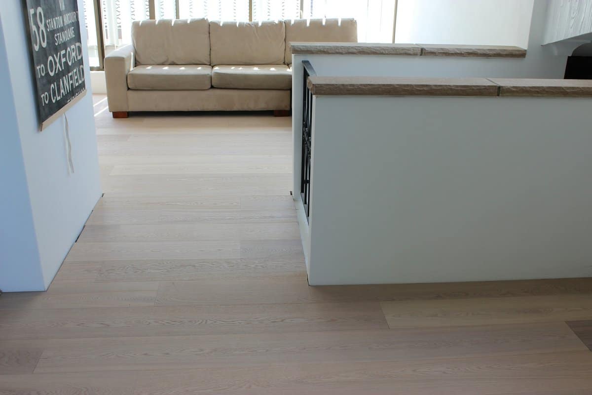 Parquet rovere sbiancato: spazzolato, prima scelta Soggiorno rovere sbiancato