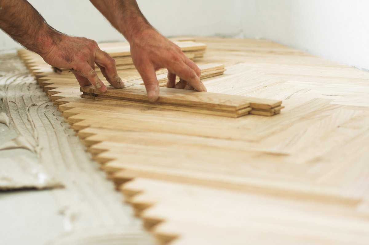 Pavimenti e parquet: prezzi di fabbrica, vendita online Parquet prefinito o massello