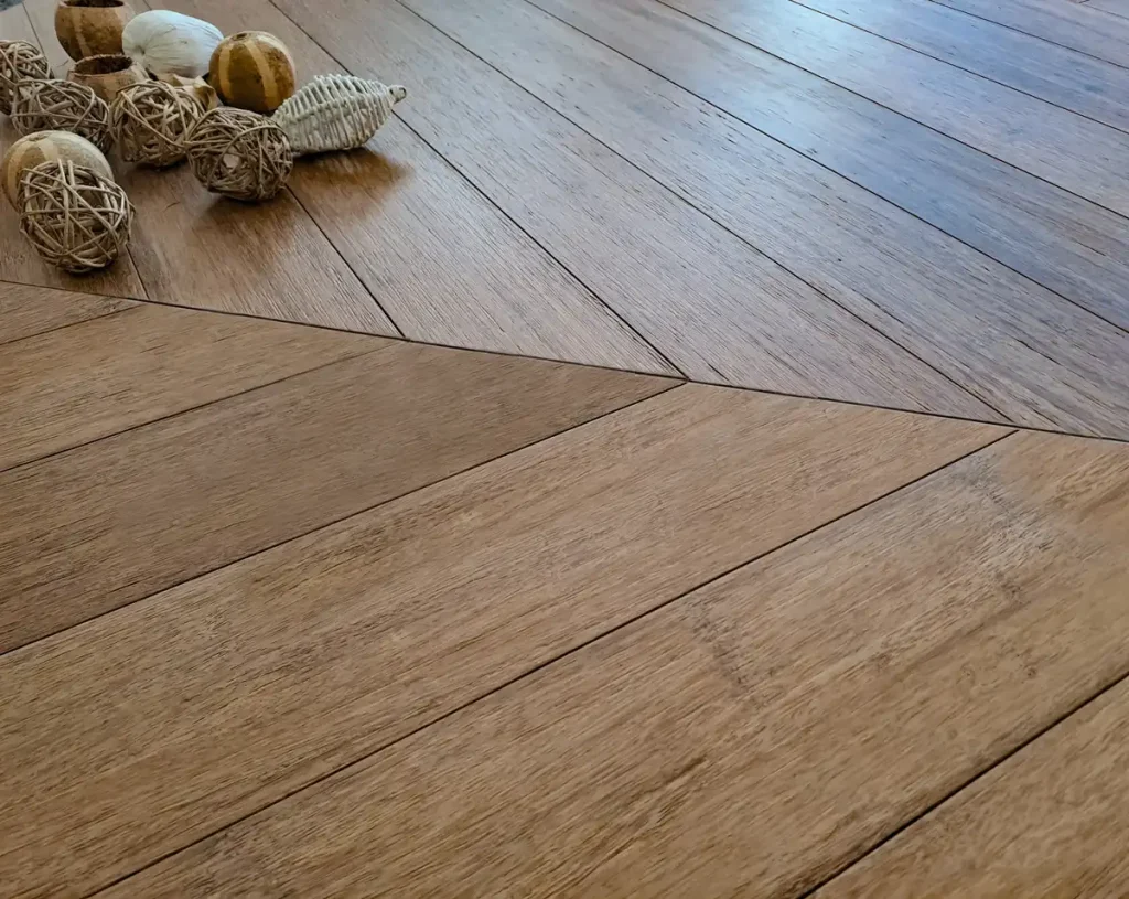 parquet bamboo spina francese 45 strand woven thermo venatura classica listone prefinito con supporto 01
