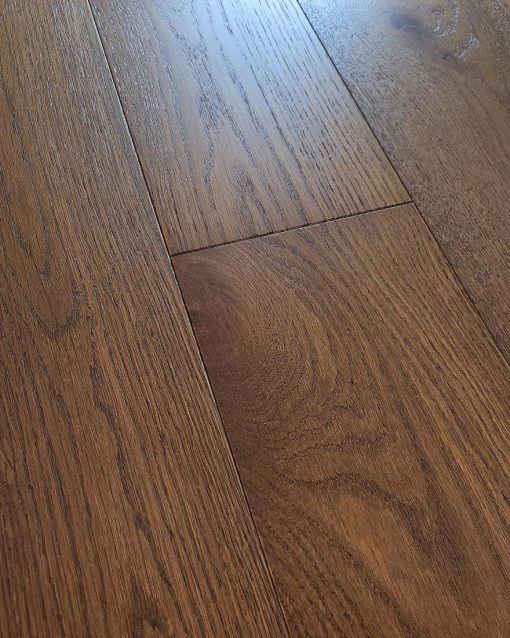parquet rovere brown con nodi 01