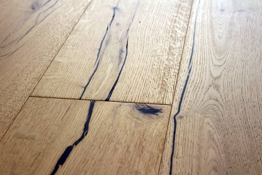 parquet rovere effetto grezzo maxiplancia linea artigianale rustico con spaccature 03