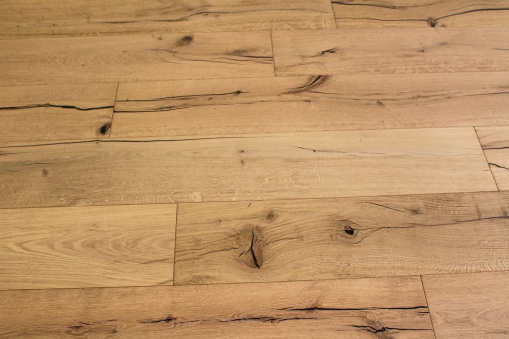 parquet rovere effetto grezzo maxiplancia linea artigianale rustico con spaccature 05