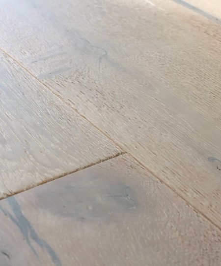 parquet rovere grigio argento maxiplancia linea artigianale rustico con spaccature 02