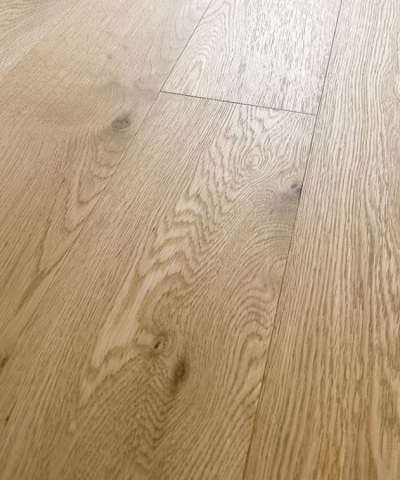 parquet rovere naturale con nodi plancia 16