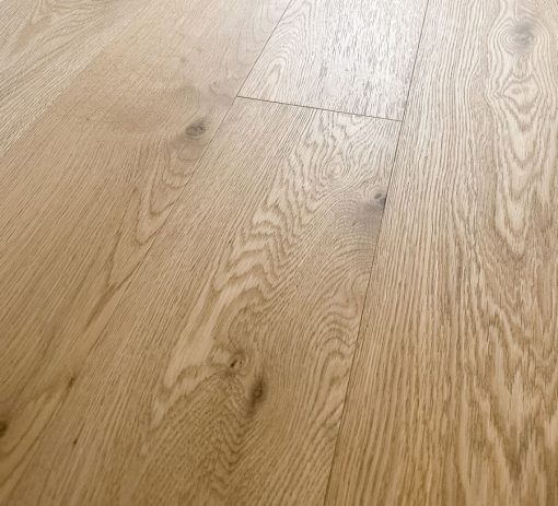 parquet rovere naturale con nodi plancia 16