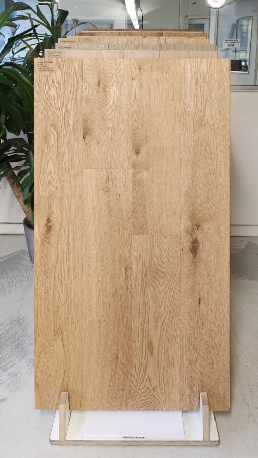 parquet rovere naturale con nodi plancia 28