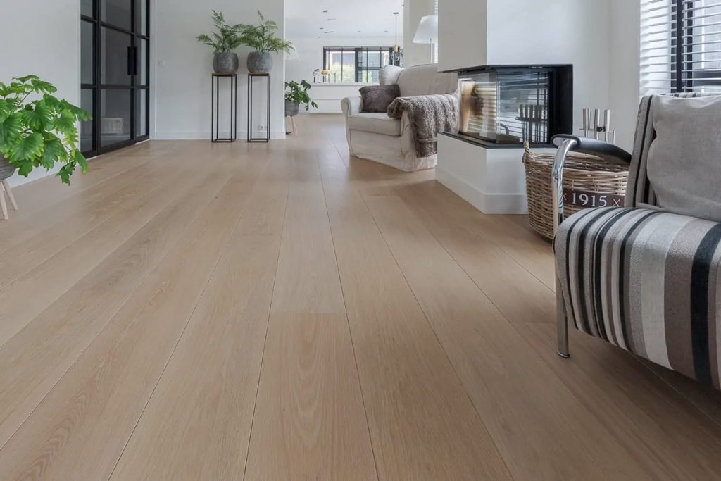 Parquet Rovere Naturale Plancia Prefinito 12 mm Chiaro