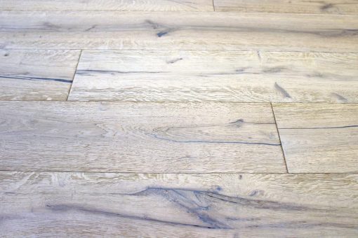 parquet rovere sbiancato maxiplancia linea artigianale rustico con spaccature 03