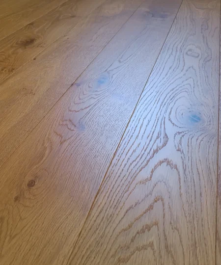 pavimento parquet rovere anticato ambra con nodi maxiplancia spazzolato sottile per riscaldamento a pavimento 04